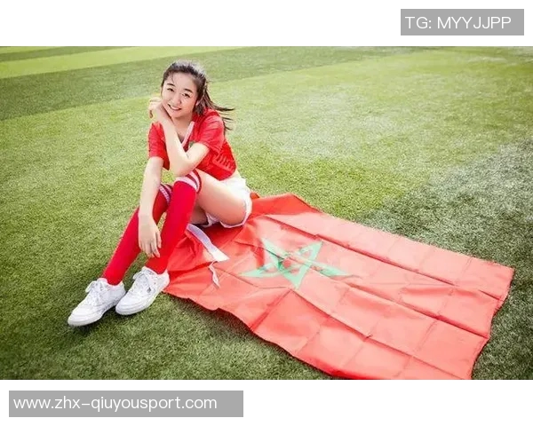 彩绘足球宝贝展现青春活力与艺术魅力的完美结合 彩绘足球宝贝展现青春活力与艺术魅力的完美结合