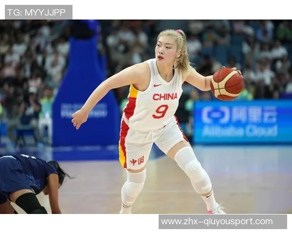 11岁女孩在篮球场大放异彩中国女篮为其喝彩并向偶像李梦发声